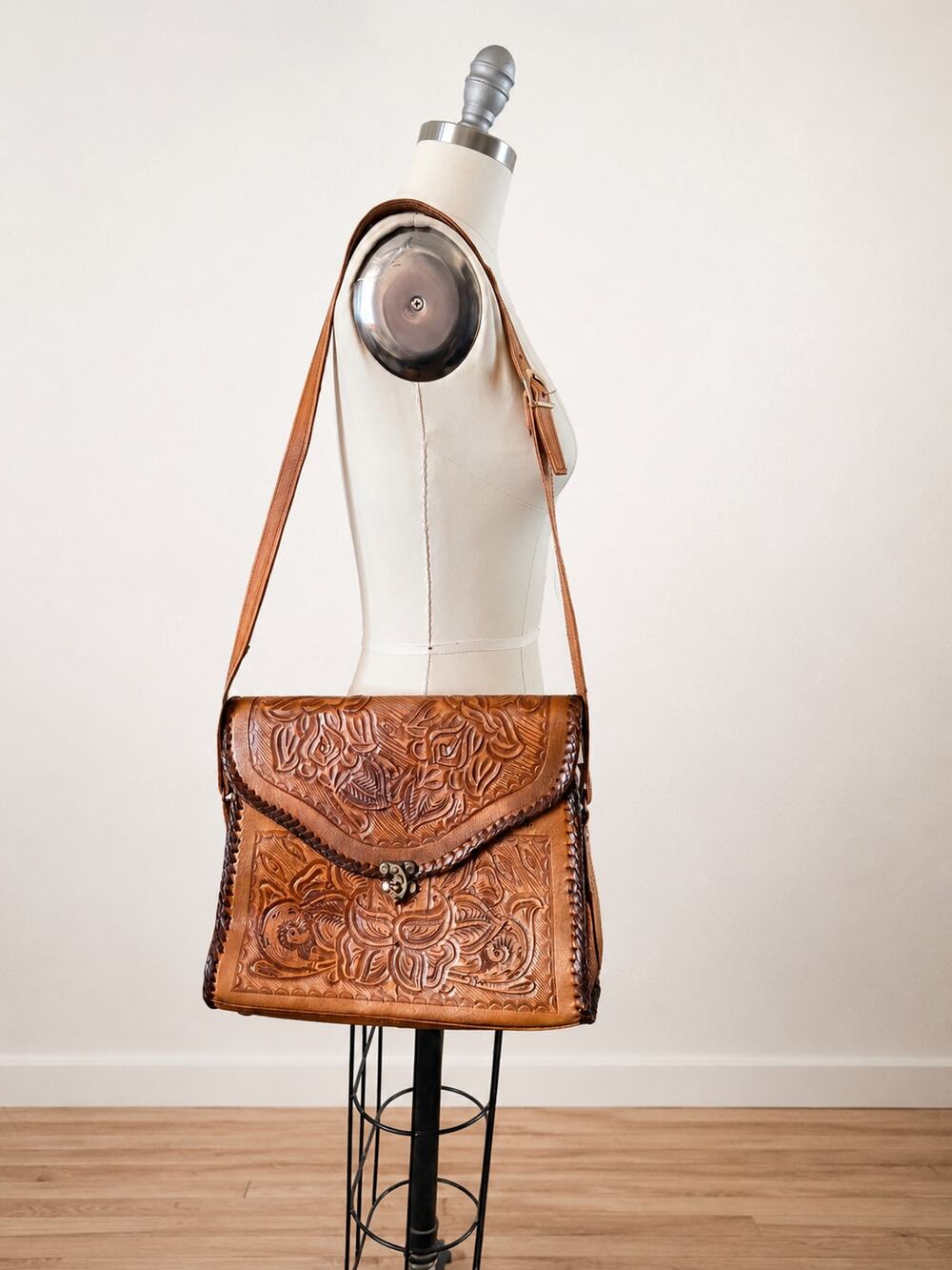 VTG Mexican Tooled Brown Leather Purse Boho Western Floral Shoulder Bag